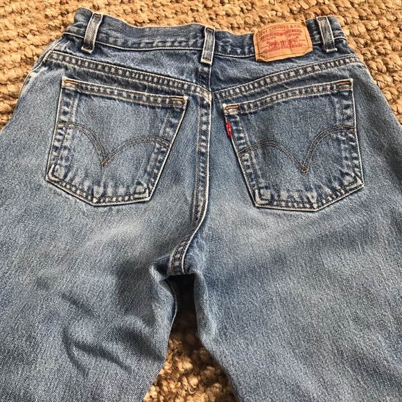 Perfectly Worn Levi’s Mom Jeans - Picture 7 of 7